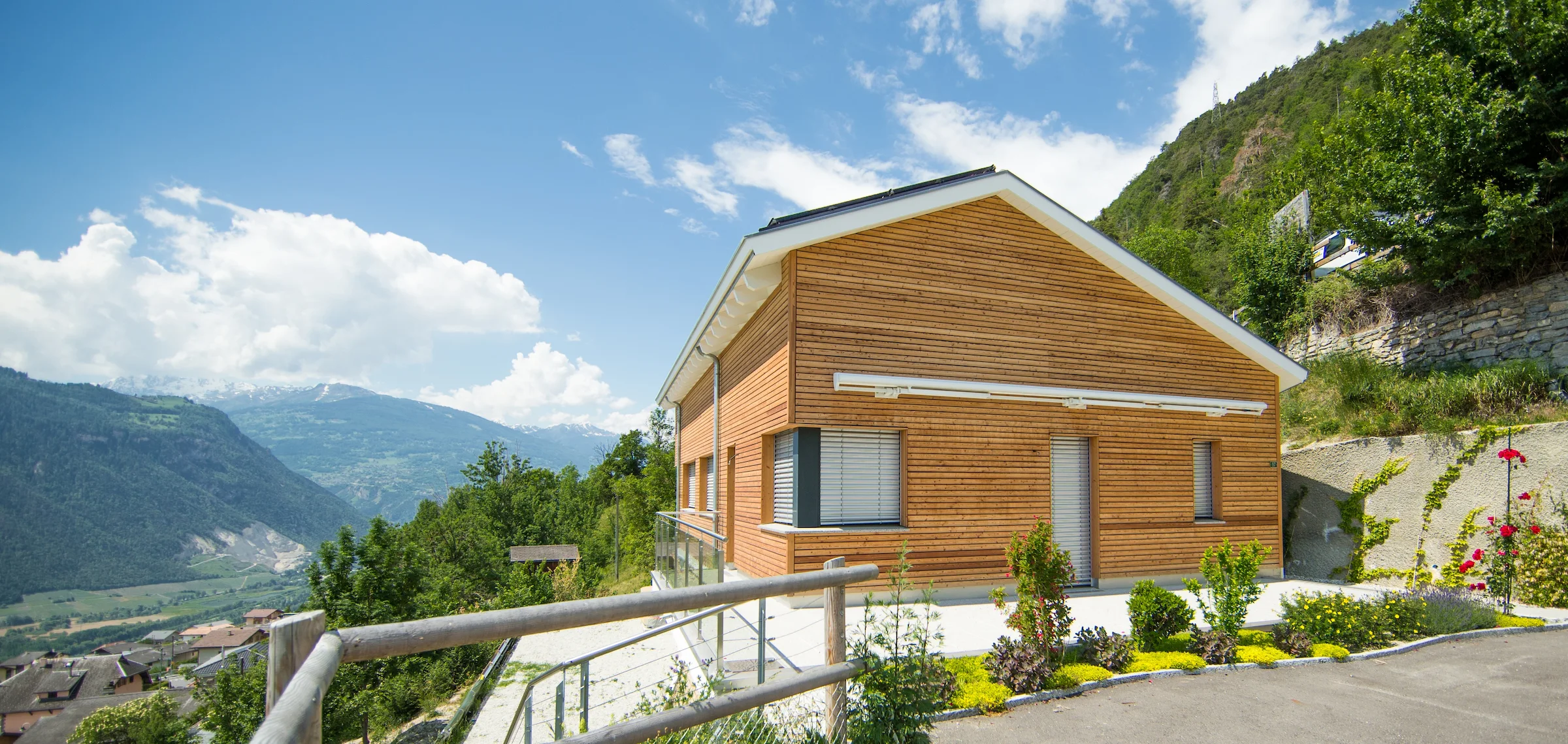 saez-architecte-villa-familiale-lens-vs Villa familiale en bois conçue par Sáez Architecte à Lens en Valais